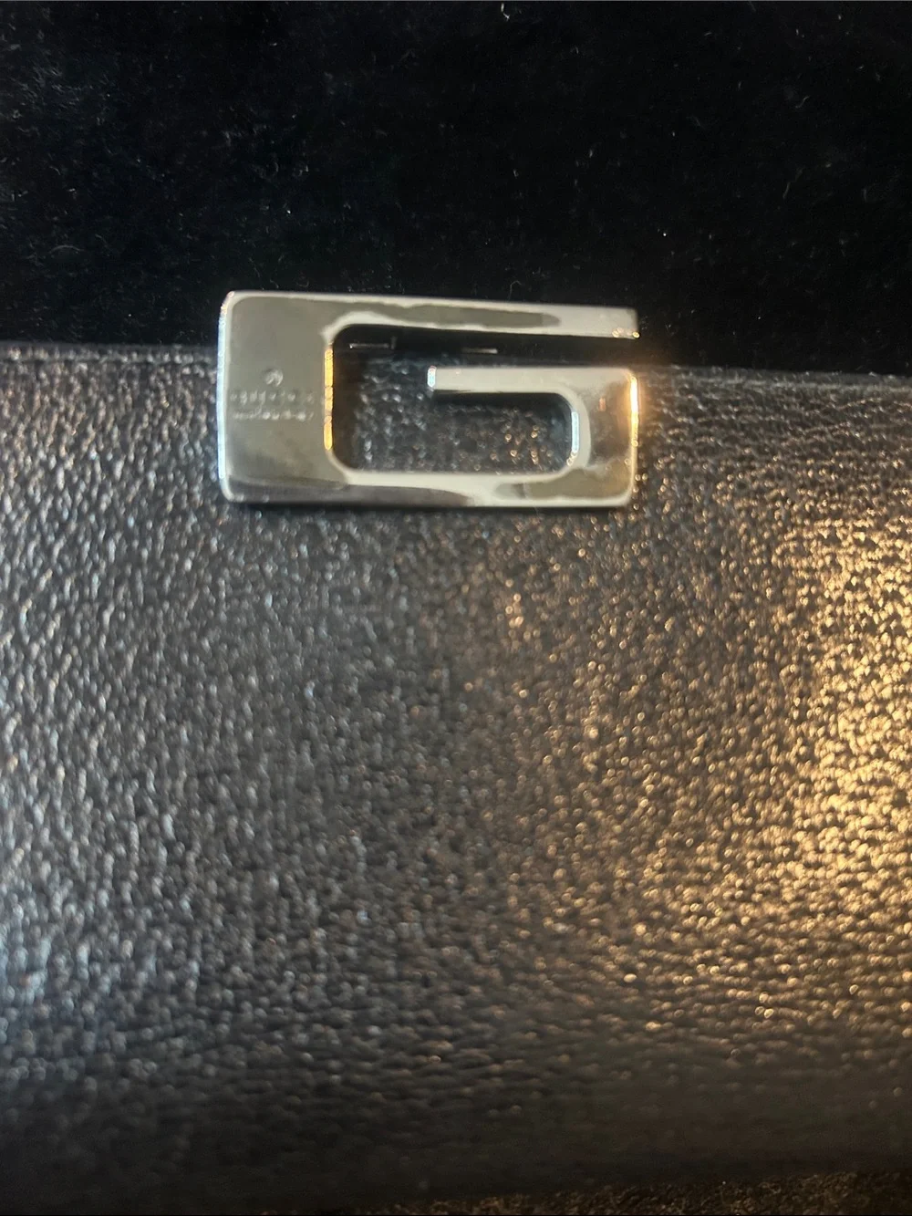 Gucci Black Leather Wallet with Silver G Logo - Picture 2 of 7